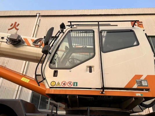 ZOOMLION RT75 RT25 上海のチャンジアン水力シリンダー付きの荒地クレーン