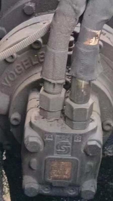 使用されているアスファルトパバー VOGEL Super 1800-2L 1800-3L 1880L 2100-3L 2100-2L 2500 Volv 8820
