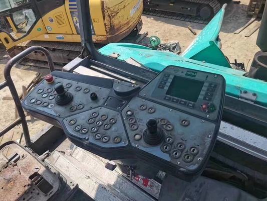 2015年 VOGEL 1800-2 歩道タイル用の使用されたアスファルトパバー 良好な状態