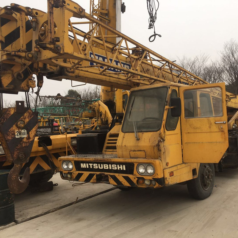 他のエンジン用 トラッククレーン TL200E 建設工事における究極の解決策