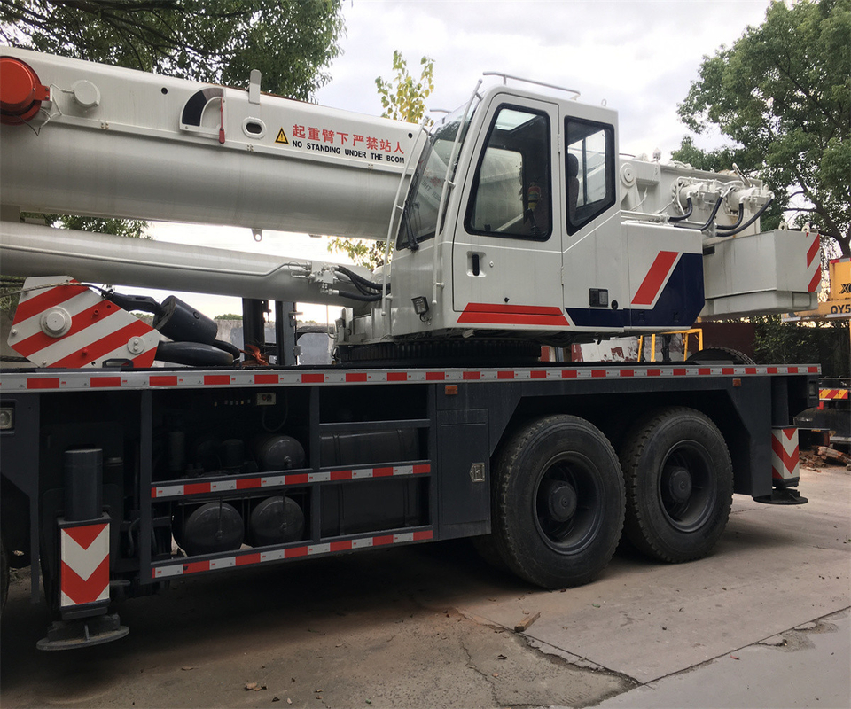 ZOOMLION QAY180 トラッククレーン 移動クレーン 70000 kg 中国建設市場向け